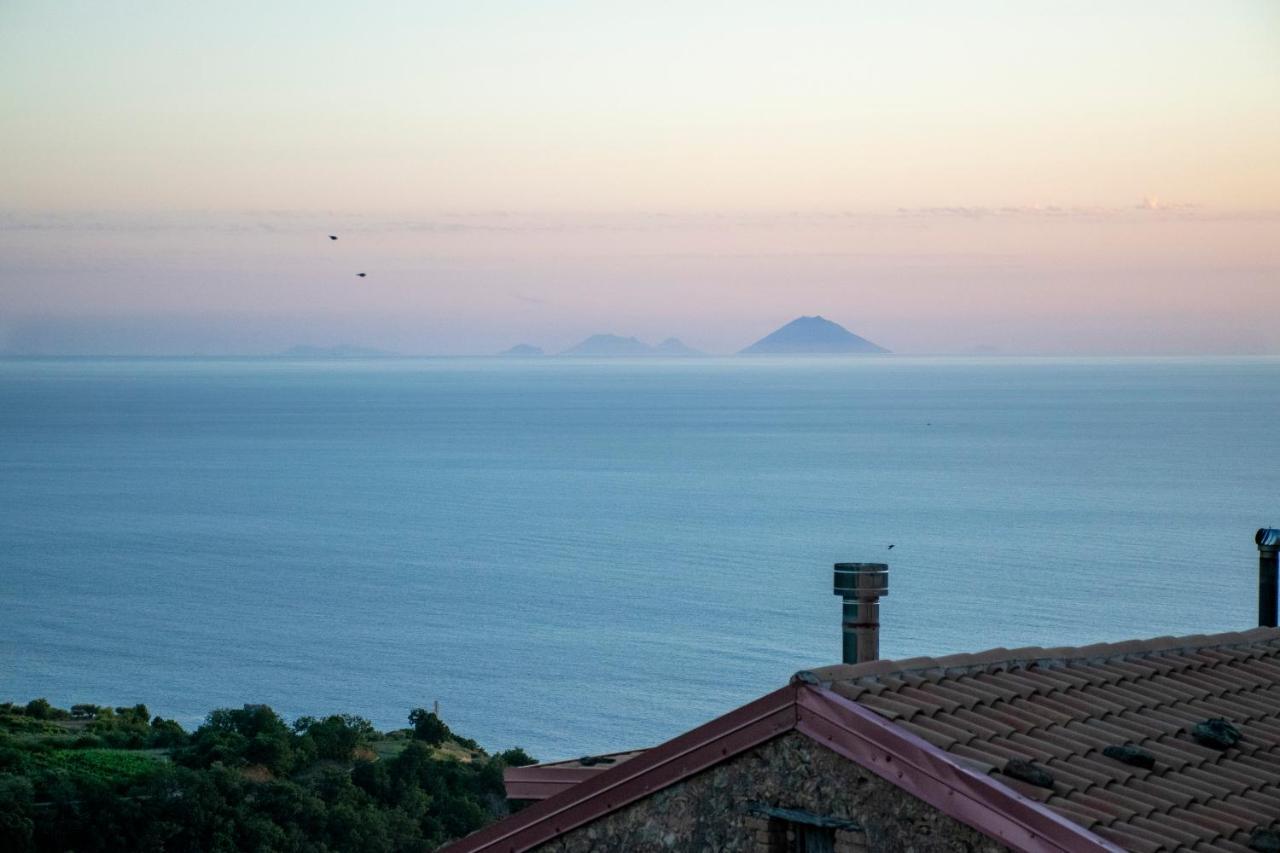 Palazzo Del Diplomatico Villa Belmonte Calabro Bagian luar foto