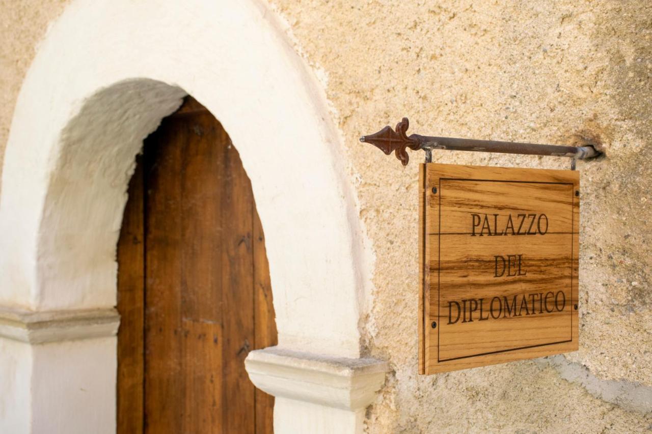 Palazzo Del Diplomatico Villa Belmonte Calabro Bagian luar foto
