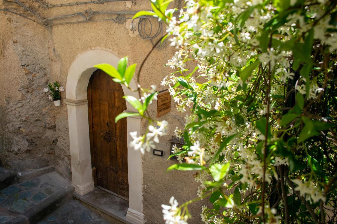 Palazzo Del Diplomatico Villa Belmonte Calabro Bagian luar foto