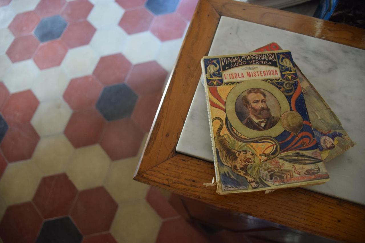 Palazzo Del Diplomatico Villa Belmonte Calabro Bagian luar foto