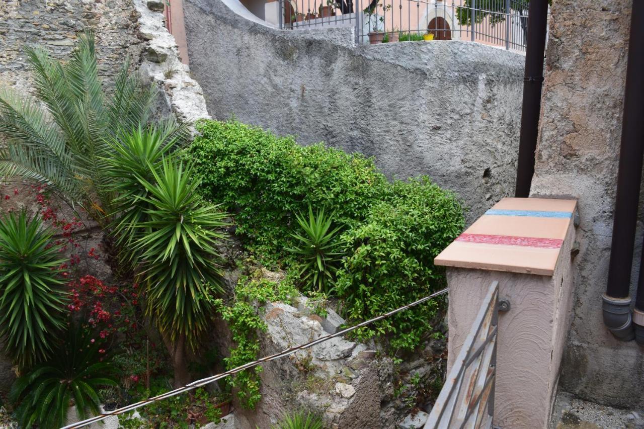 Palazzo Del Diplomatico Villa Belmonte Calabro Bagian luar foto